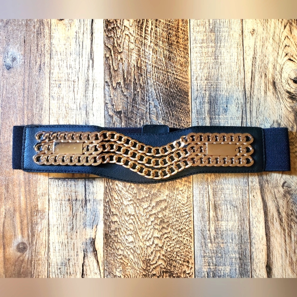 Rue21 Chain design snap Waist Belt Size Small NEW Black and Gold